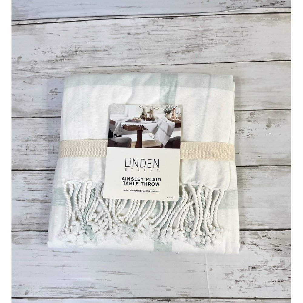 Linden Street Sage Table Throw